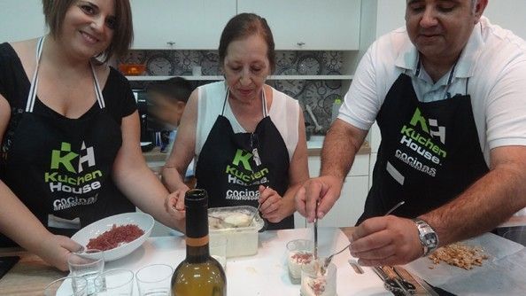 Helado de Queso Pitu con Nueces y Jamón de Las Recetas Fáciles de María | Taller de cocina Kuchen House Helado de Queso Pitu con Nueces y Jamón de Las Recetas Fáciles de María | Taller de cocina Kuchen House
